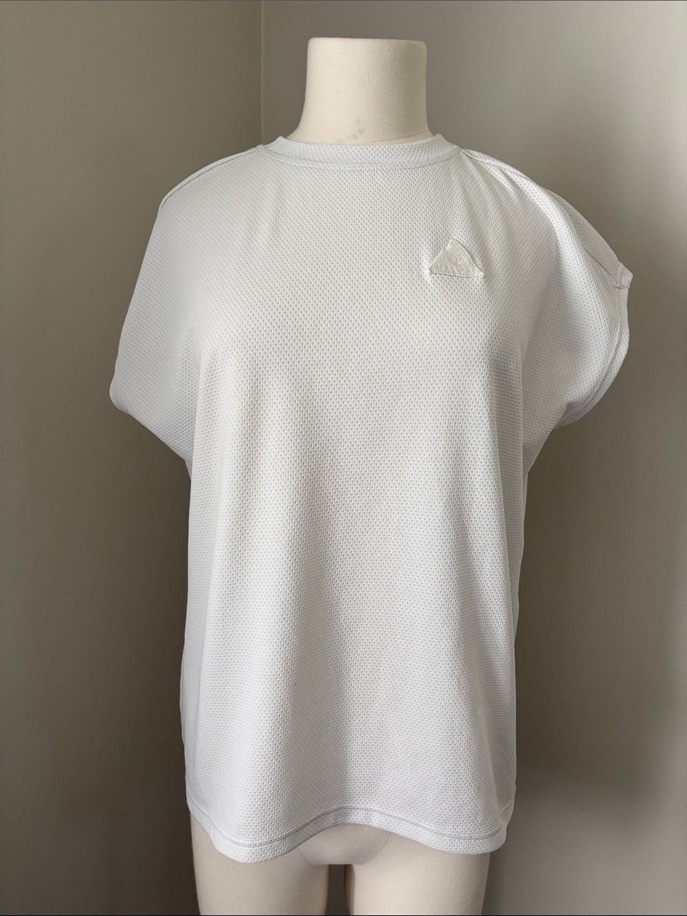 Maloja Women's Cycling Top White Mesh Crewneck Tee with Hip Pocket SzS